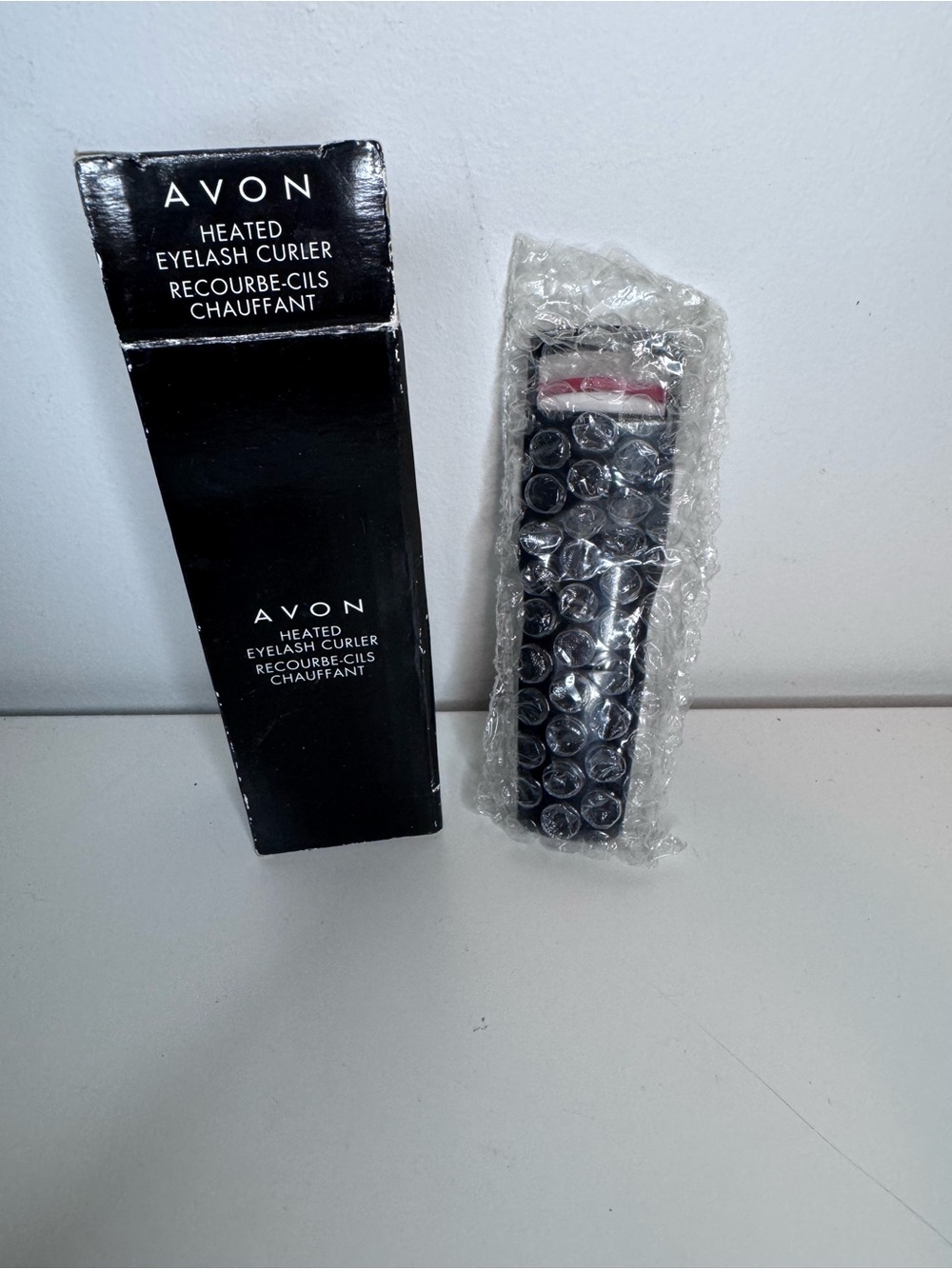 Avon Heated Eyelash Curler - Black with Pink Accent, New